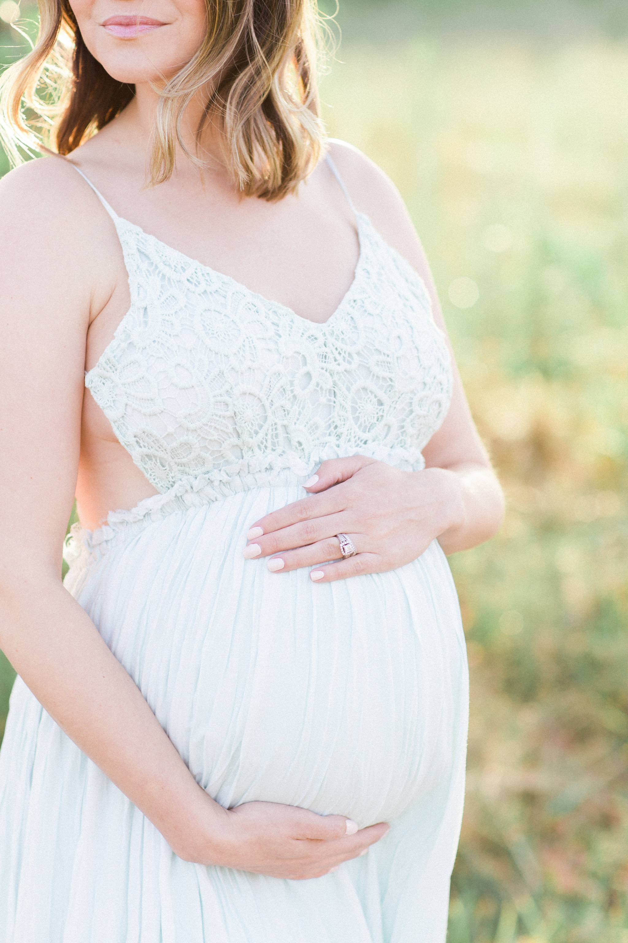 BEE MINE PHOTOGRAPHY // Akron Canton Cleveland Photographer // lifestyle newborn photographer, canton ohio newborn photographer, canton ohio maternity photographer, akron maternity photographer, akron newborn photographer, cleveland maternity photographer, cleveland newborn photographer, canton ohio family photographer, akron family photographer, cleveland family photographer