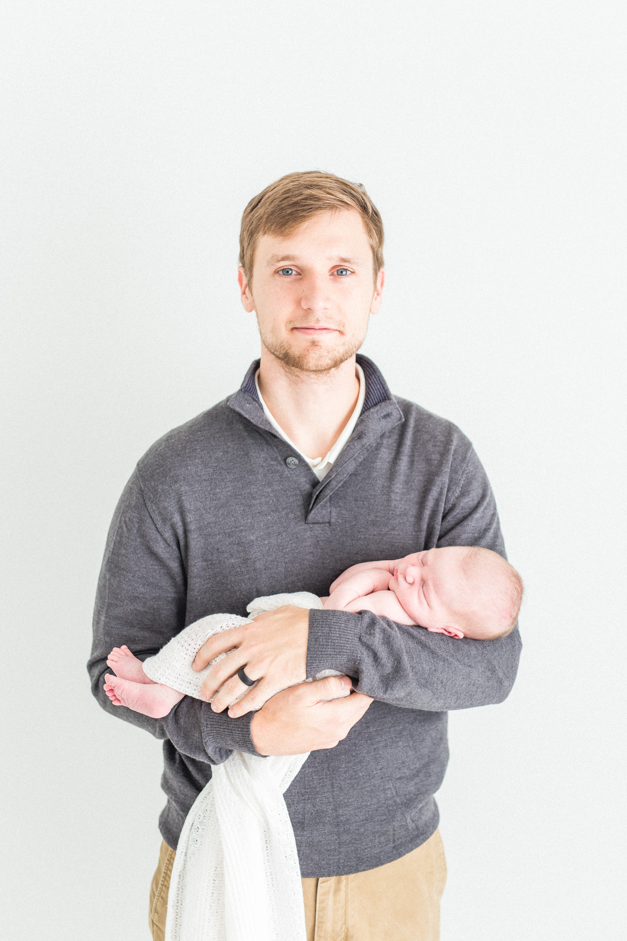 ERIN DAVISON PHOTOGRAPHY | Cleveland Newborn Photographer, Newborn Photography in Akron, North Canton Newborn Photography, Akron Maternity Photographer, North Canton Ohio Family Photography, Cleveland Family Photographers, Akron Newborn Photography, Akron Family, all white studio photography, organic newborn photography, natural light, light and airy newborn photos