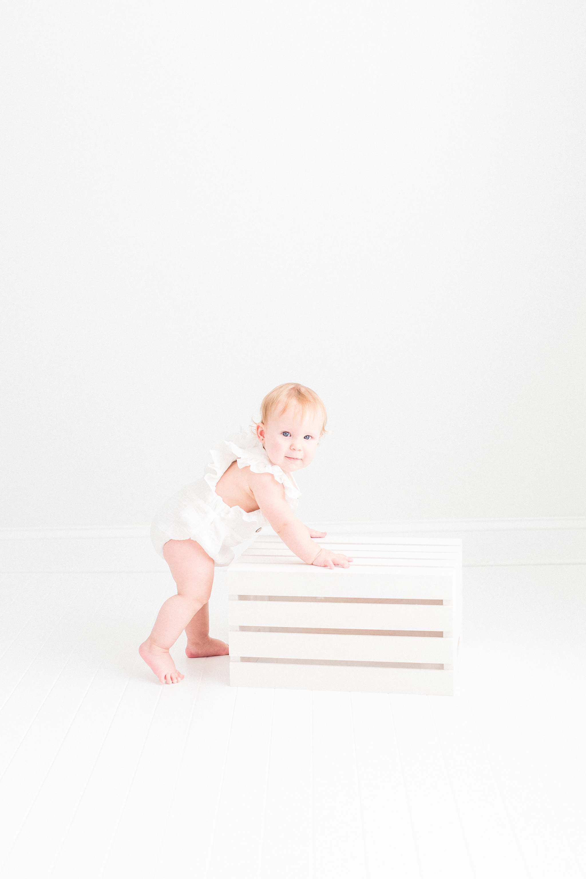 ERIN DAVISON PHOTOGRAPHY | Cleveland Newborn Photographer, Newborn Photography in Akron, Akron Baby Photography, North Canton Newborn Photography, Akron Maternity Photographer, North Canton Ohio Family Photography, Cleveland Family Photographers, Akron Newborn Photography, Akron Family, all white studio photography, organic baby photography, natural light, light and airy baby photos, first birthday pictures, cake smash, family photography
