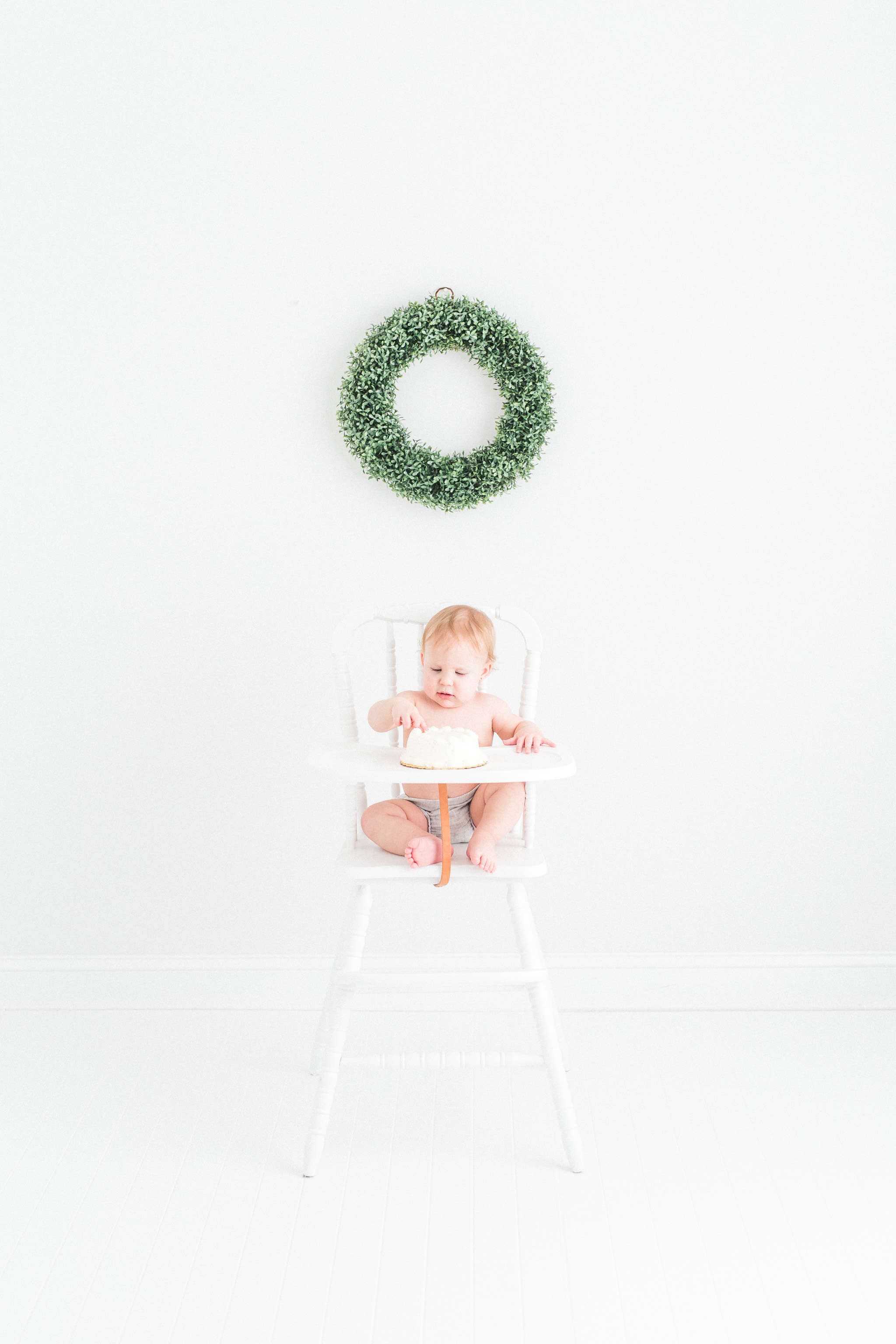 ERIN DAVISON PHOTOGRAPHY | Cleveland Newborn Photographer, Newborn Photography in Akron, Akron Baby Photography, North Canton Newborn Photography, Akron Maternity Photographer, North Canton Ohio Family Photography, Cleveland Family Photographers, Akron Newborn Photography, Akron Family, all white studio photography, organic baby photography, natural light, light and airy baby photos, first birthday pictures, cake smash, family photography