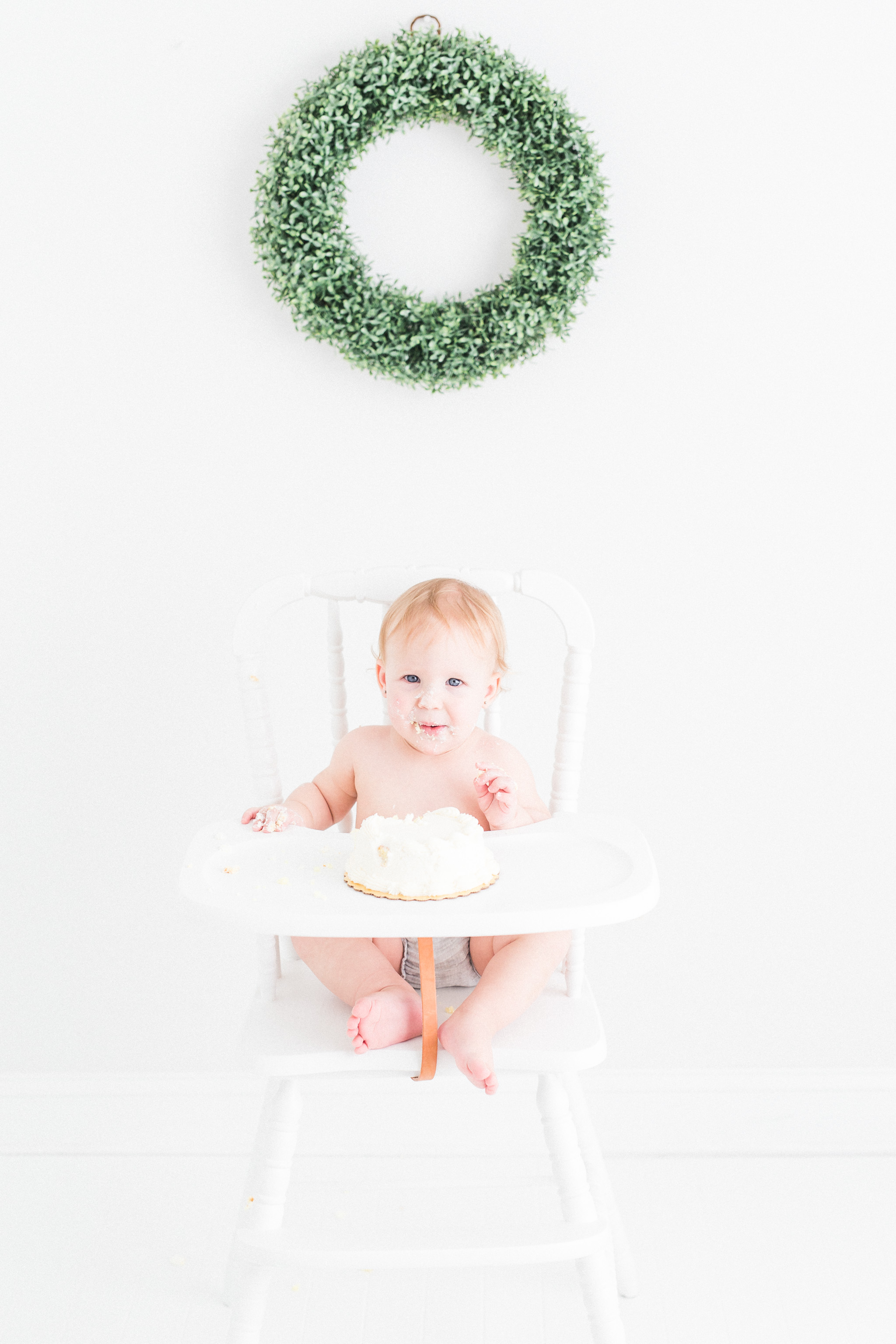 ERIN DAVISON PHOTOGRAPHY | Cleveland Newborn Photographer, Newborn Photography in Akron, Akron Baby Photography, North Canton Newborn Photography, Akron Maternity Photographer, North Canton Ohio Family Photography, Cleveland Family Photographers, Akron Newborn Photography, Akron Family, all white studio photography, organic baby photography, natural light, light and airy baby photos, first birthday pictures, cake smash, family photography