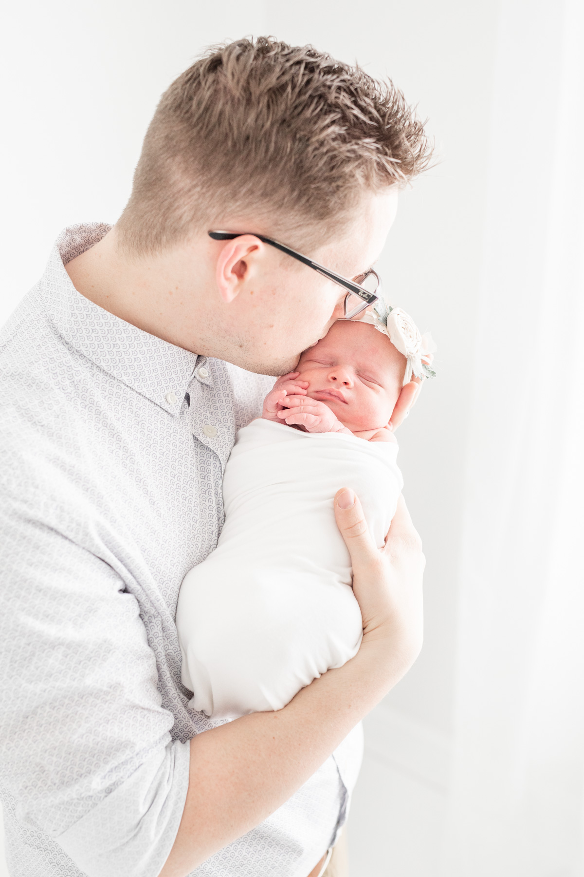 ERIN DAVISON PHOTOGRAPHY | Cleveland Newborn Photographers, Cleveland Newborn Photographer, Newborn Photography in Akron, Akron Baby Photography, North Canton Newborn Photography, Hartville Ohio Photographer, Akron Maternity Photographer, North Canton Ohio Family Photography, Cleveland Family Photographers, Akron Newborn Photography, Akron Family, all white studio photography, organic baby photography, natural light, light and airy baby photos, family photography