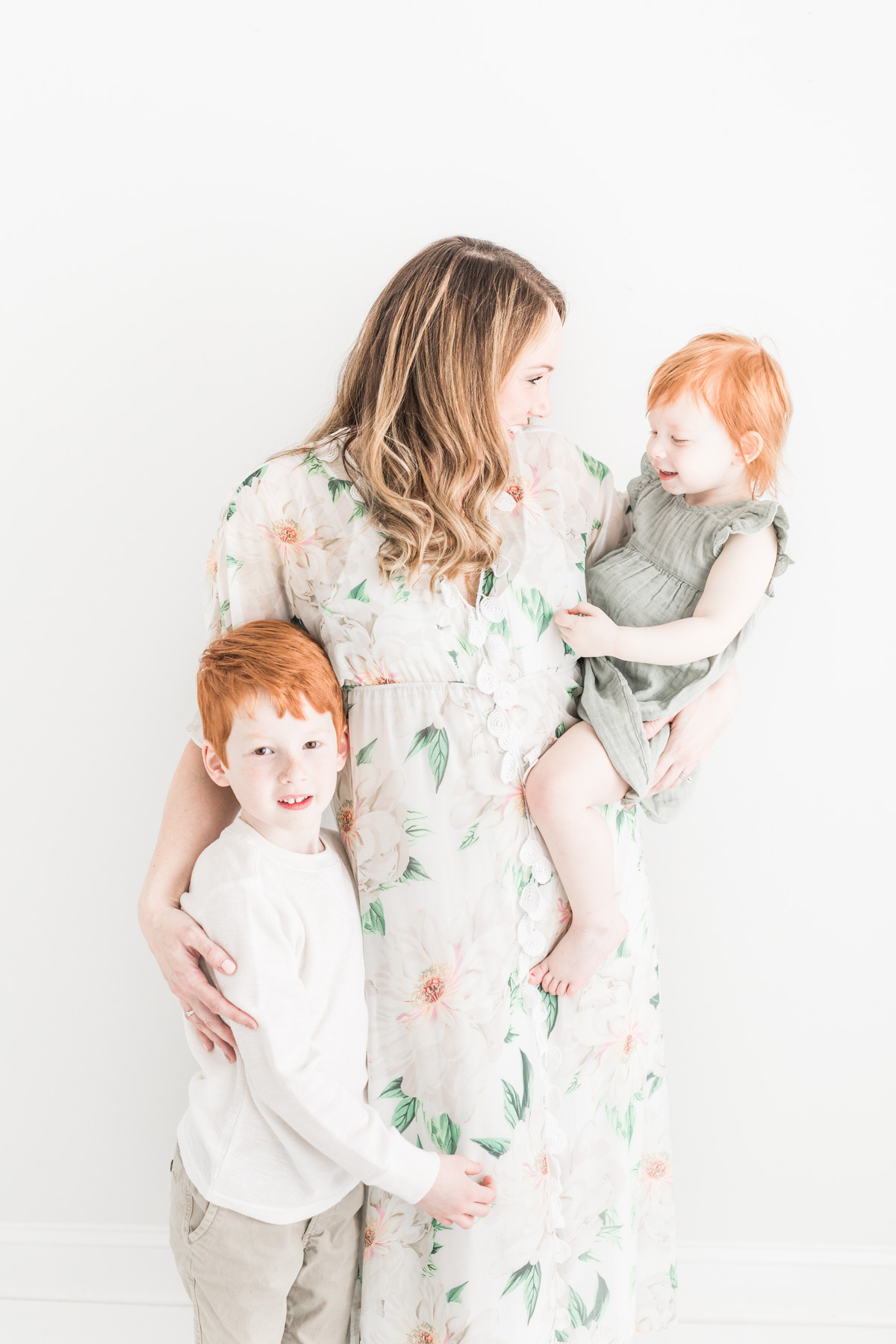 Erin Davison Photography | Cleveland newborn photographer, akron newborn photographer, northeast ohio newborn photographer, Cleveland family photographer, akron family photographer, ohio family photographer, cleveland baby photography, akron baby photographer, motherhood photography session, studio photography, light and airy photography, organic white photography studio