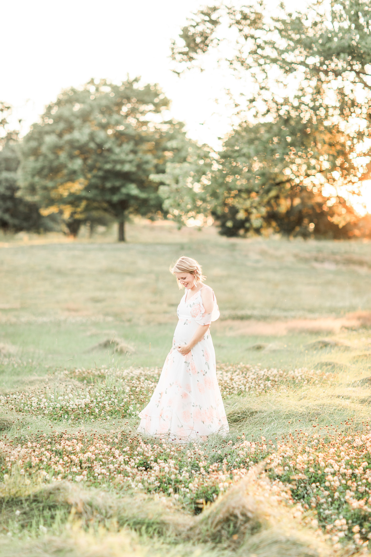 ERIN DAVISON PHOTOGRAPHY | Cleveland Maternity Photographer, Cleveland Newborn Photographers, Akron, Canton Ohio Maternity Photography, field maternity session, organic baby photography, natural light, light and airy, film maternity