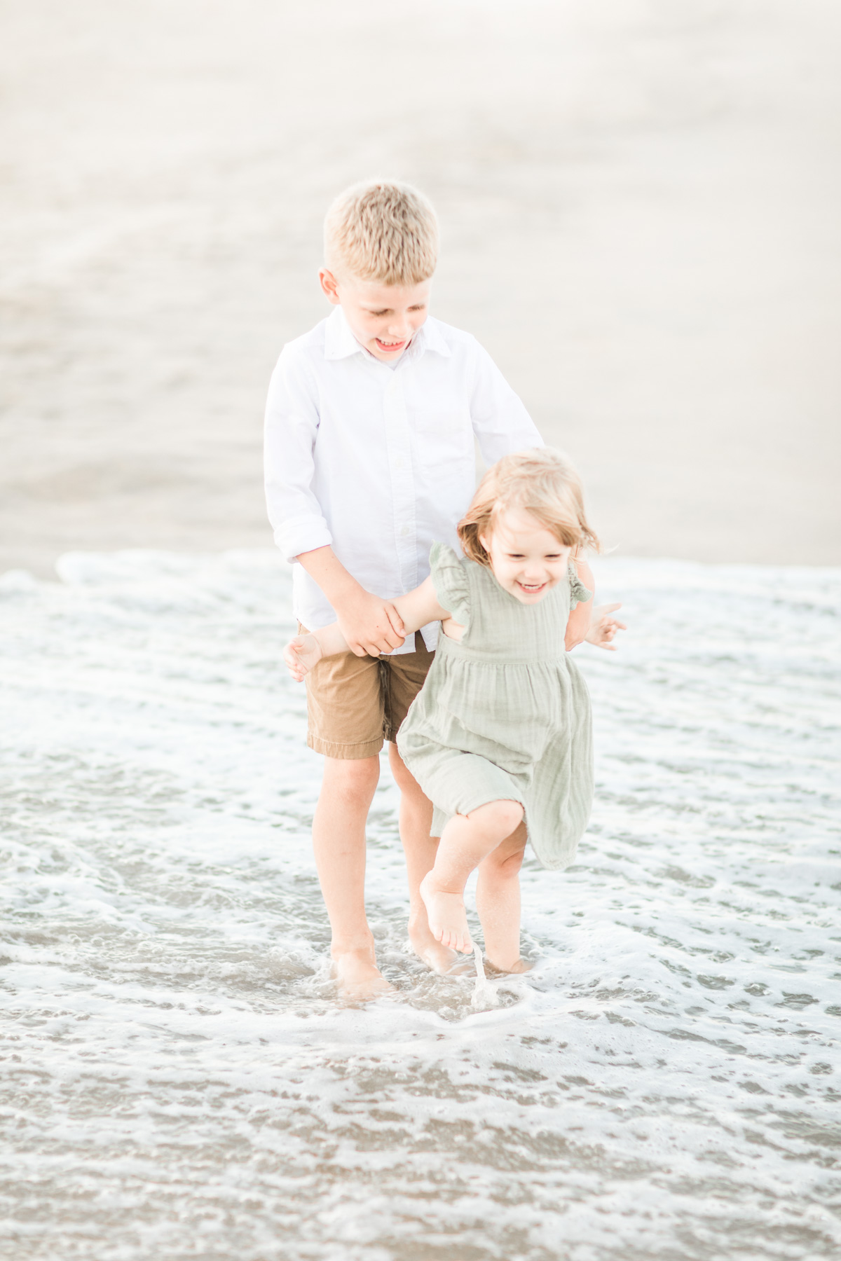 Erin Davison Photography | Family Photographer Cleveland, Akron Family Photographers, Canton Ohio Family Photographers, bay village, headlands beach state park, mentor ohio, ohio beaches, beach family session, edgewater park, huntington beach cleveland ohio
