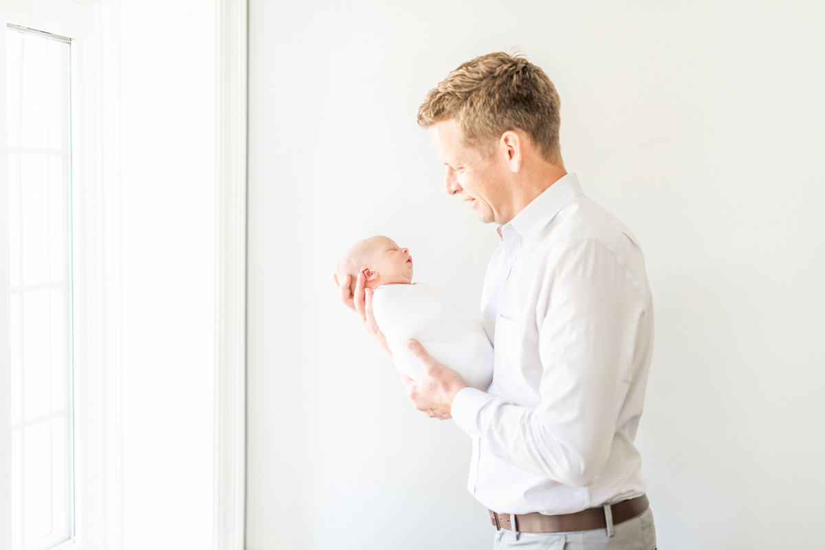 Erin Davison Photography | Newborn Photography Akron, Cleveland Newborn Photographer, Akron Family Photographers, Canton Ohio Family Photographers, Cleveland family Photographer, lifestyle at home newborn photography, fine art newborn photos, all white photography studio, family of seven photography