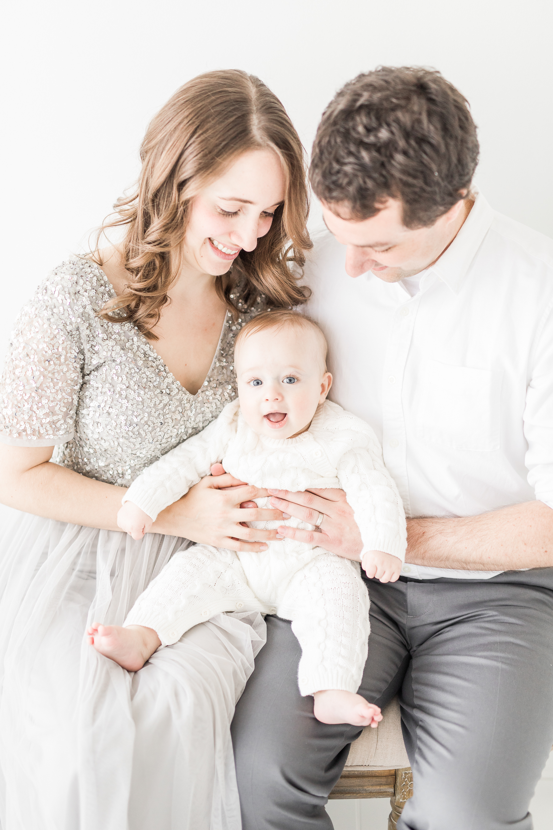 Erin Davison Photography | Best Cleveland Family Photography, Cleveland Newborn Photographers, Cleveland family photographer, Akron Newborn Photography, Cleveland Browns photographer, Cleveland Cavaliers photographer, Cleveland Indians photographer, best Cleveland baby photographer, best Cleveland family photographers, all white photography studio, sitter session, six month photos