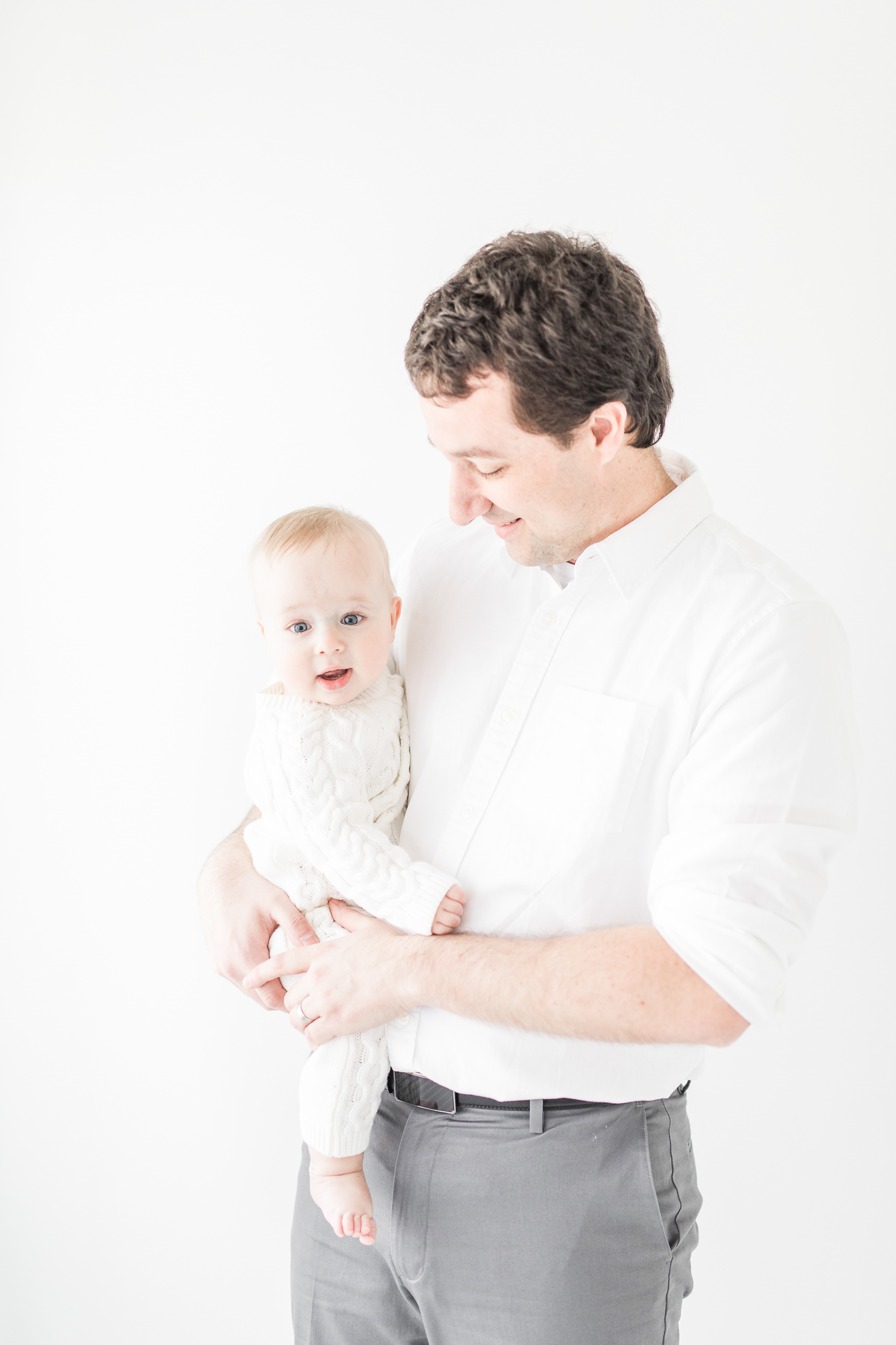 Erin Davison Photography | Best Cleveland Family Photography, Cleveland Newborn Photographers, Cleveland family photographer, Akron Newborn Photography, Cleveland Browns photographer, Cleveland Cavaliers photographer, Cleveland Indians photographer, best Cleveland baby photographer, best Cleveland family photographers, all white photography studio, sitter session, six month photos