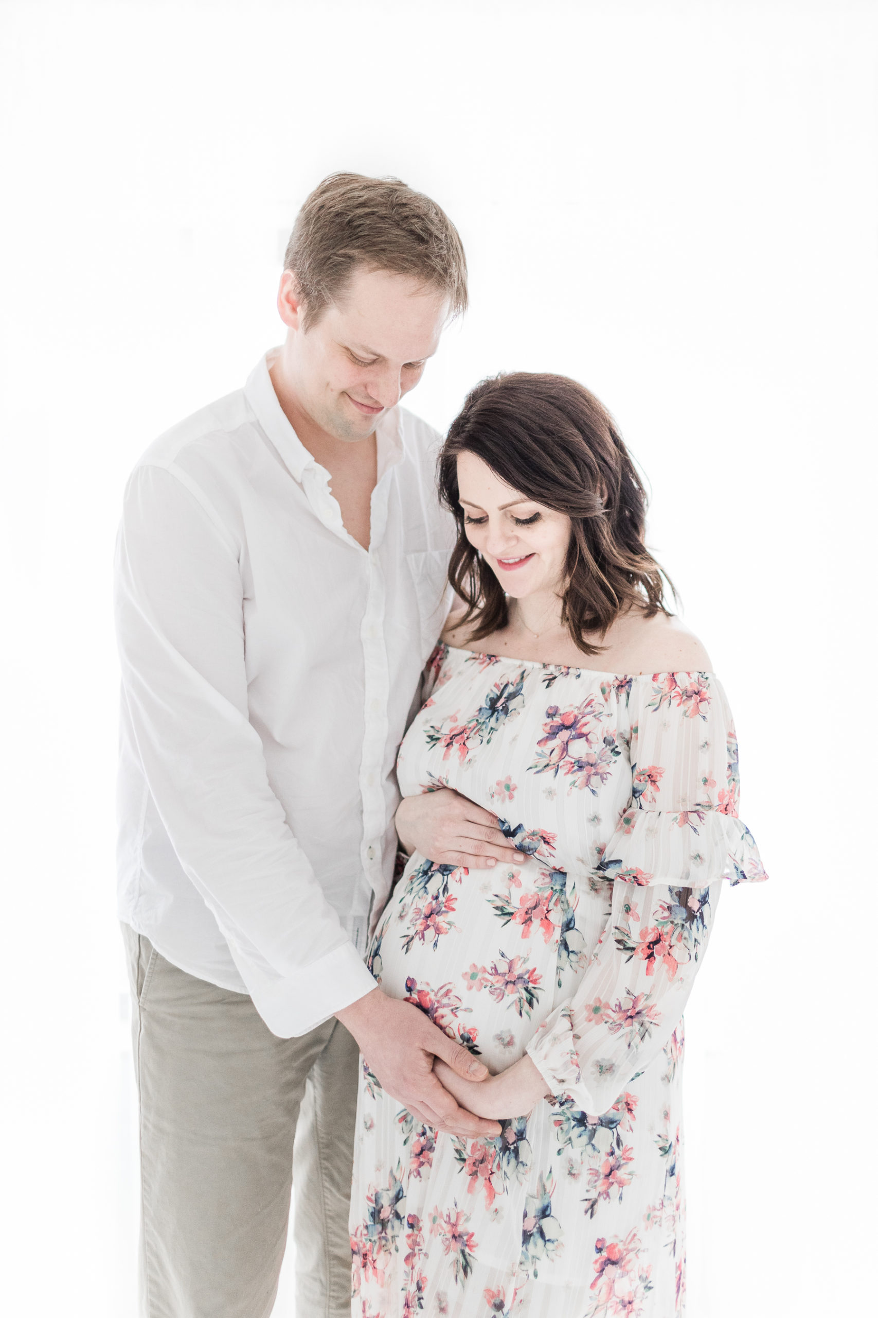 Erin Davison Photography | Beachwood Ohio Maternity Photographer, Cleveland Newborn Photographers, Cleveland family photographer, Akron Newborn Photography, Cleveland Browns photographer, Cleveland Cavaliers photographer, Cleveland Indians photographer, best Cleveland baby photographer, best Cleveland family photographers, all white photography studio, studio maternity, twin maternity session
