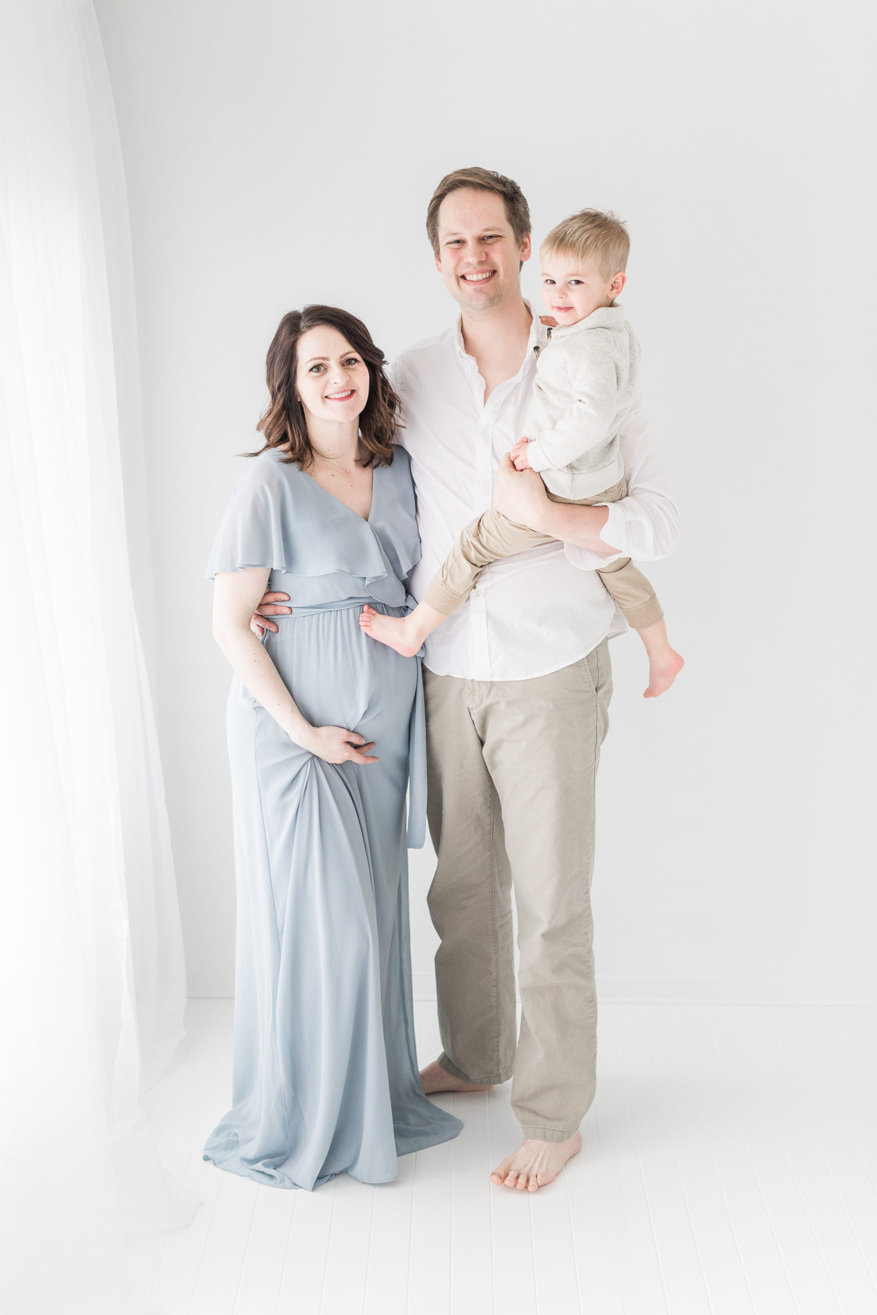 Erin Davison Photography | Beachwood Ohio Maternity Photographer, Cleveland Newborn Photographers, Cleveland family photographer, Akron Newborn Photography, Cleveland Browns photographer, Cleveland Cavaliers photographer, Cleveland Indians photographer, best Cleveland baby photographer, best Cleveland family photographers, all white photography studio, studio maternity, twin maternity session