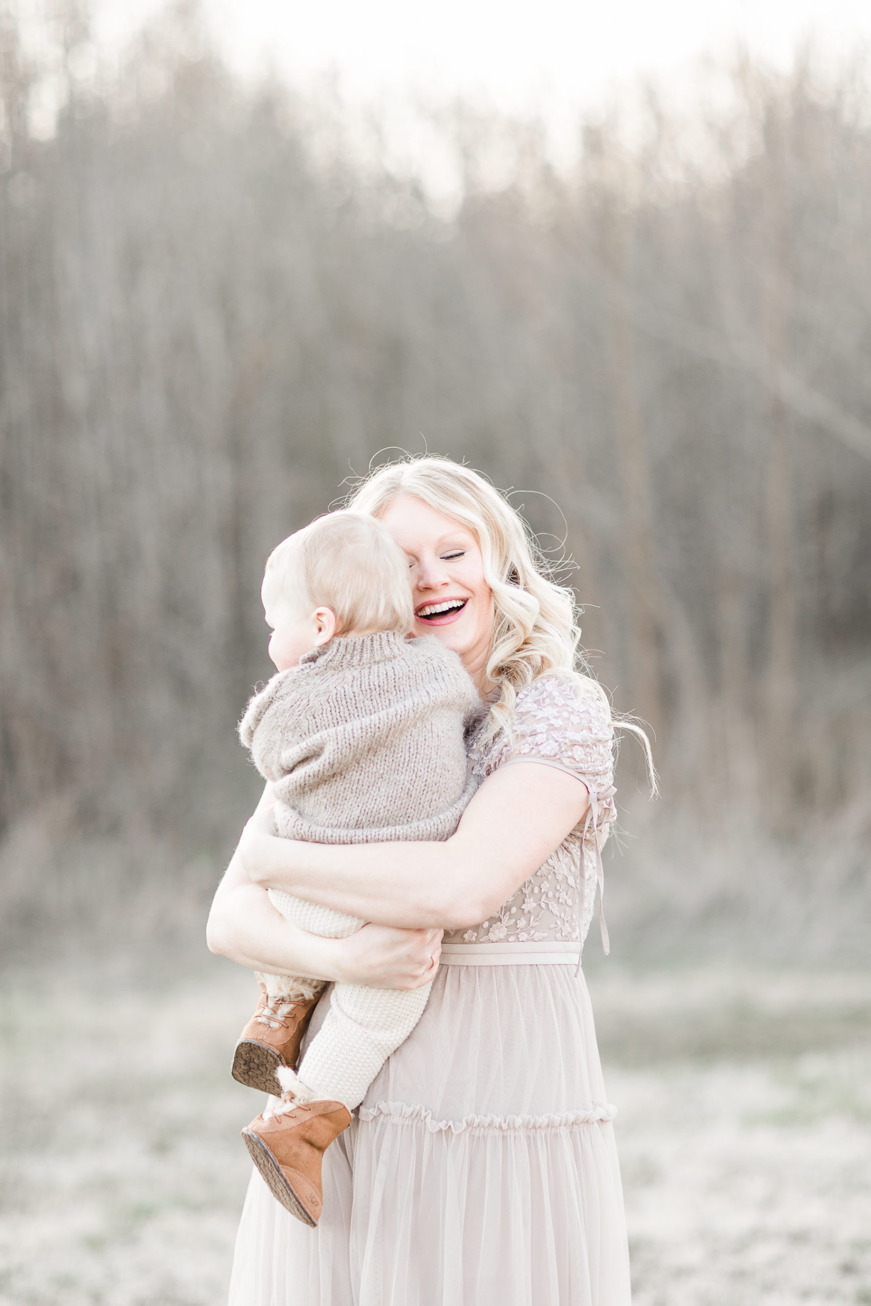 Erin Davison Photography | Hudson Ohio Family Photography, Family Photography in Cleveland Ohio, Cleveland Newborn Photographer, Akron Family Photographers, Canton Ohio Family Photographers, Cleveland maternity Photographer, field family session, fine art family photos, all white photography studio