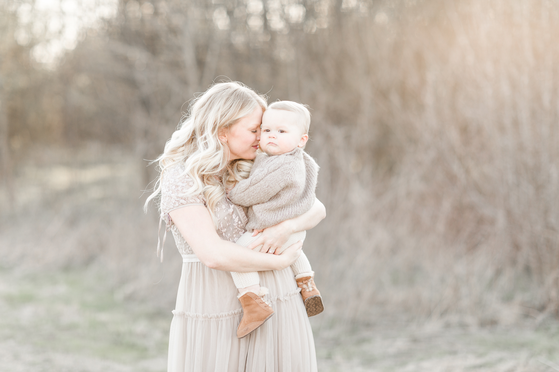 Erin Davison Photography | Hudson Ohio Family Photography, Family Photography in Cleveland Ohio, Cleveland Newborn Photographer, Akron Family Photographers, Canton Ohio Family Photographers, Cleveland maternity Photographer, field family session, fine art family photos, all white photography studio