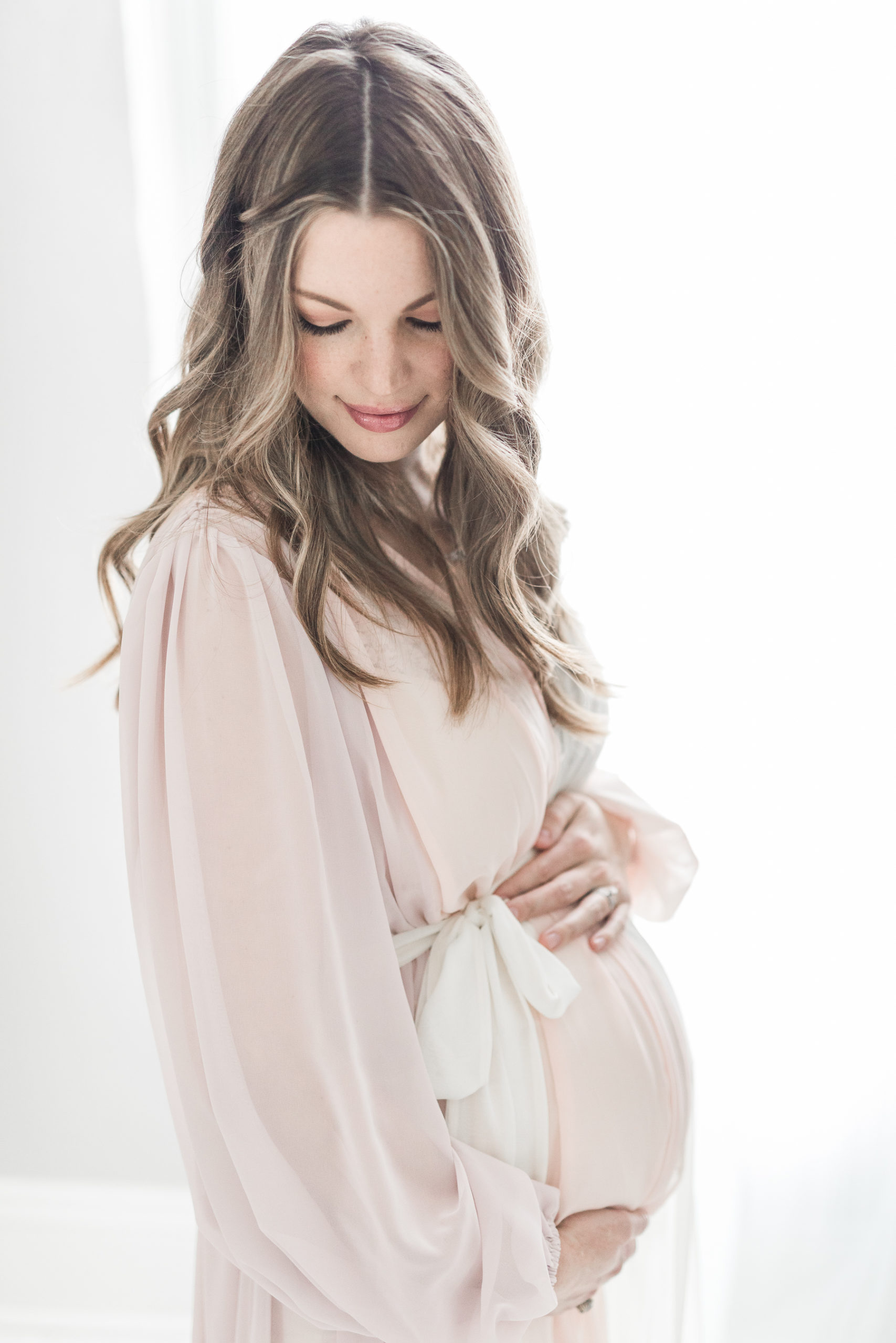Erin Davison Photography | Maternity Photographers Cleveland, Cleveland Newborn Photographers, Cleveland family photographer, Akron Newborn Photography, Cleveland Browns photographer, Cleveland Cavaliers photographer, Cleveland Indians photographer, best Cleveland baby photographer, best Cleveland family photographers, all white photography studio, studio maternity