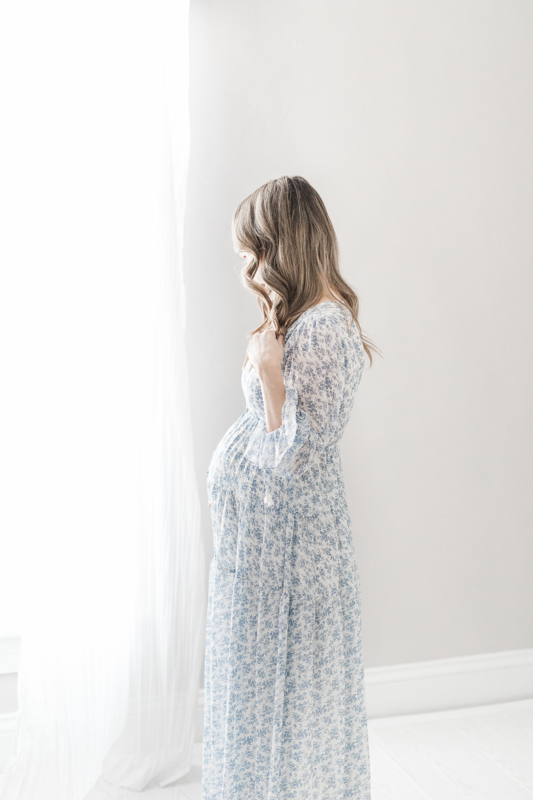 Erin Davison Photography | Maternity Photographers Cleveland, Cleveland Newborn Photographers, Cleveland family photographer, Akron Newborn Photography, Cleveland Browns photographer, Cleveland Cavaliers photographer, Cleveland Indians photographer, best Cleveland baby photographer, best Cleveland family photographers, all white photography studio, studio maternity
