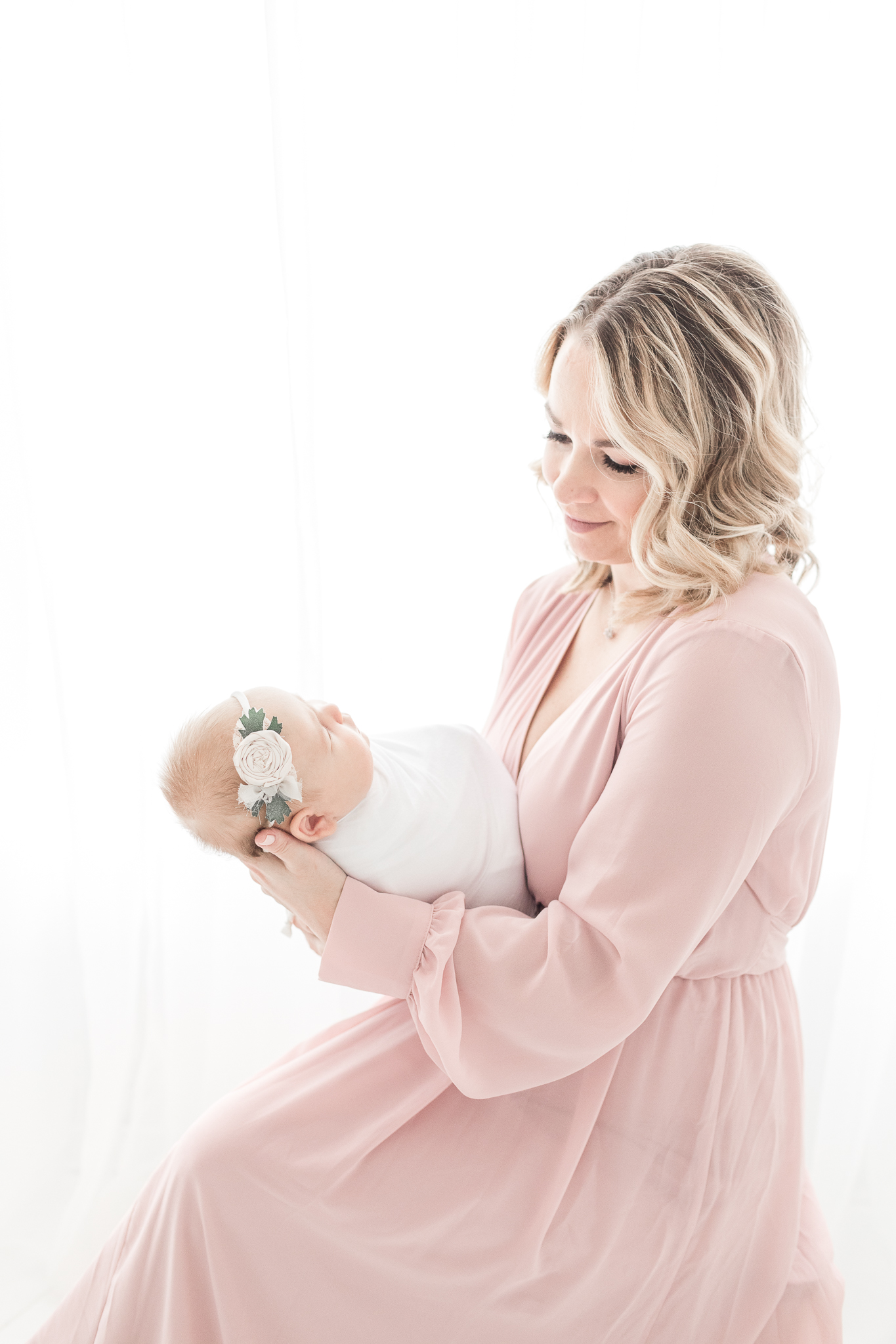 Erin Davison Photography | Newborn Photographers near Cleveland, Hudson Ohio Family Photography, Family Photography in Canton Ohio, Cleveland Newborn Photographer, Akron Family Photographers, Canton Ohio Family Photographers, Cleveland maternity Photographer, studio newborn session, fine art newborn photos, film newborn photography
