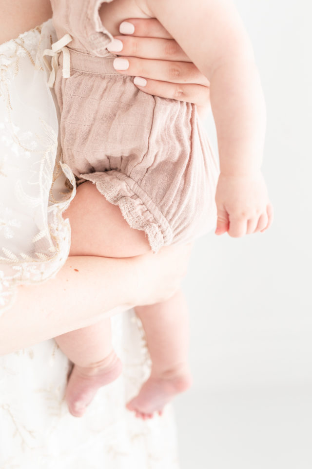 Erin Davison Photography | Chagrin Falls Baby Photographer, Pepper Pike Newborn Photographer, Newborn Photography in Cleveland Ohio, Cleveland Newborn Photographer, Akron Family Photographers, Canton Ohio Newborn Photographers, Akron Newborn Photographer, Cuyahoga Falls Ohio, studio newborn session, fine art newborn photos, film newborn photography