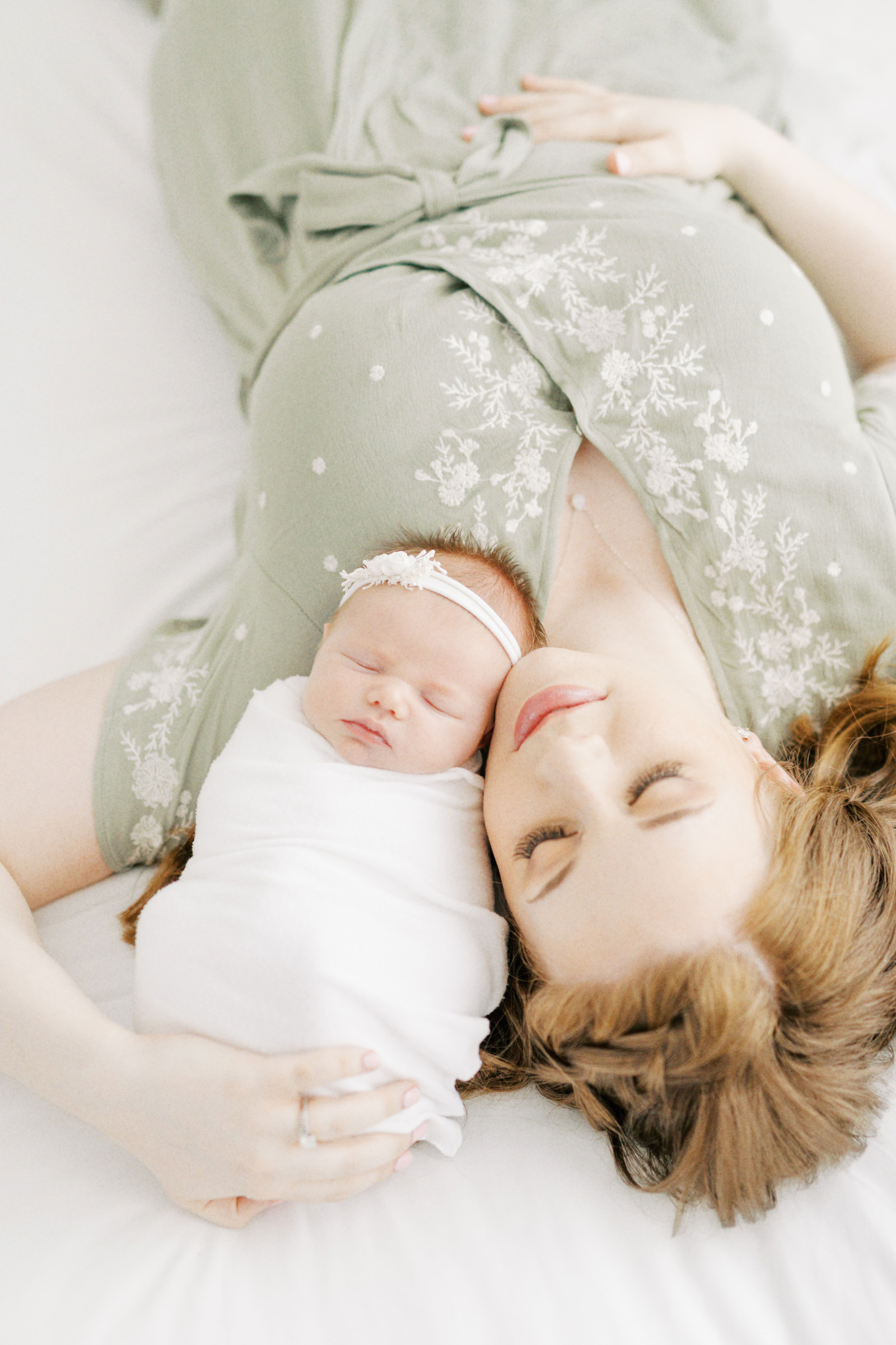Erin Davison Photography | Wadsworth Ohio Newborn Photographer, Pepper Pike Newborn Photographer, Hudson Ohio Newborn Photographer, Cleveland Newborn Photographer, Akron Family Photographers, Canton Ohio Newborn Photographers, Akron Newborn Photographer, Cuyahoga Falls Ohio, Chagrin Falls, studio newborn session, fine art newborn photos, film newborn photography
