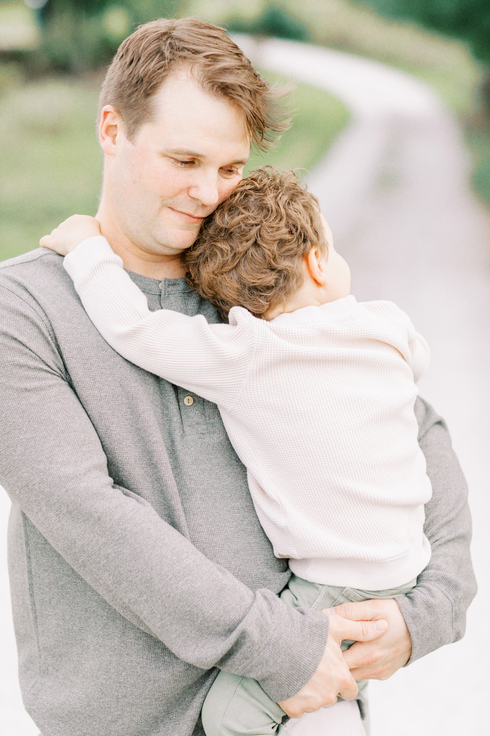 Erin Davison Photography | Broadview Heights Family Photographer, Chagrin Falls Family Photography, Cleveland Family Photographer, Akron Family Photographers, Canton Ohio Family Photographers, Akron family Photographer, Cuyahoga Falls Ohio, field family session, fine art family photos, film family photography