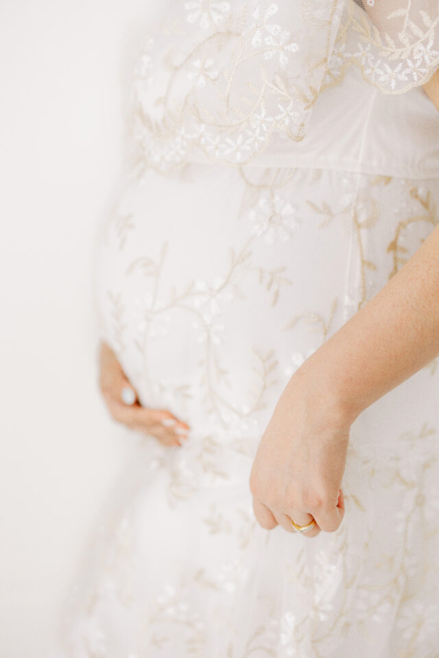 Erin Davison Photography | Solon Maternity Photographer, Pepper Pike Newborn Photographer, Chagrin Falls Newborn Photography, Cleveland Newborn Photographer, Akron Family Photographers, Canton Ohio Newborn Photographers, Akron Newborn Photographer, Cuyahoga Falls Ohio, studio maternity session, fine art maternity photos, film maternity photography